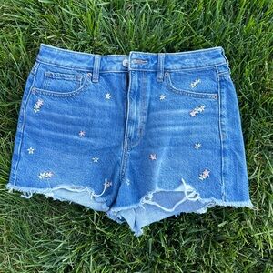 AE mom shorts floral embroidery